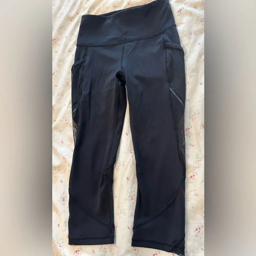 Lululemon Fast As Light Crop 19